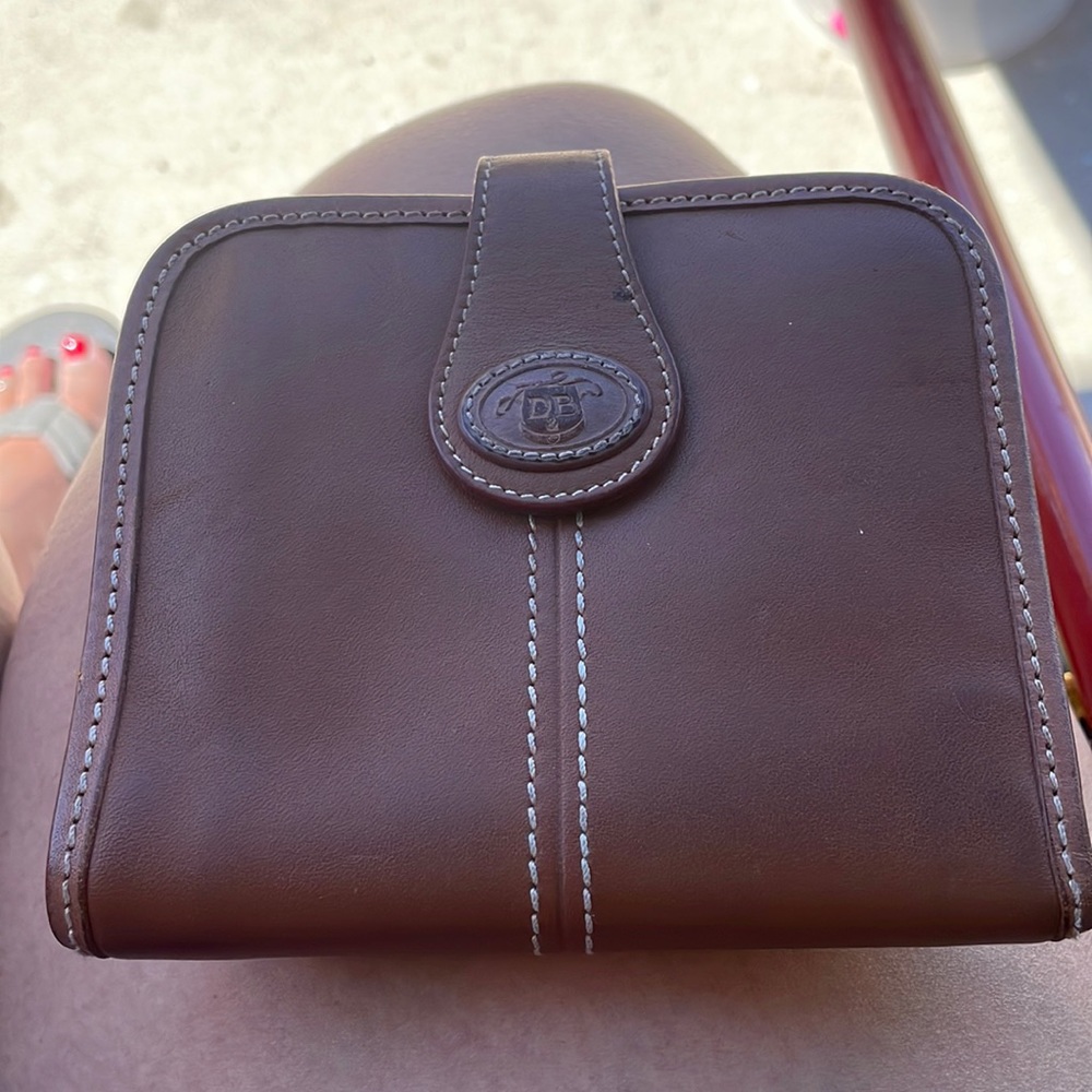 Vintage Dooney and bourse